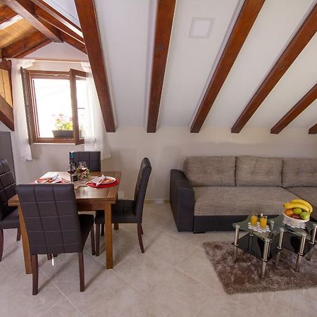 Apartment Niko Kastel Stari Kaštela Rum bild