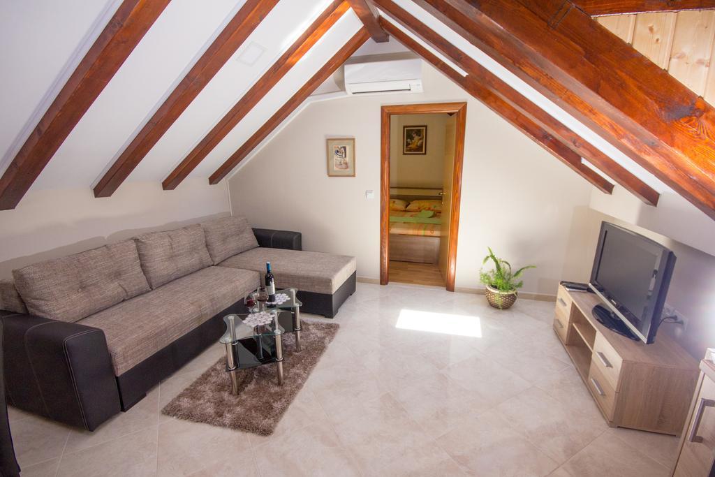Apartment Niko Kastel Stari Kaštela Rum bild